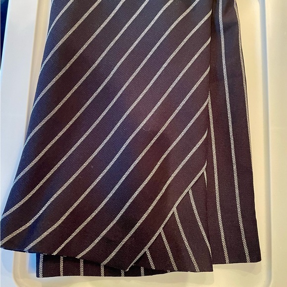 Banana Republic Navy
Stripe Faux Wrap A-Line Skirt Banana Republic Factory - Picture 7 of 10